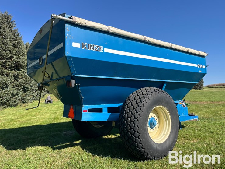 kinze-aw-640-grain-cart-image-7