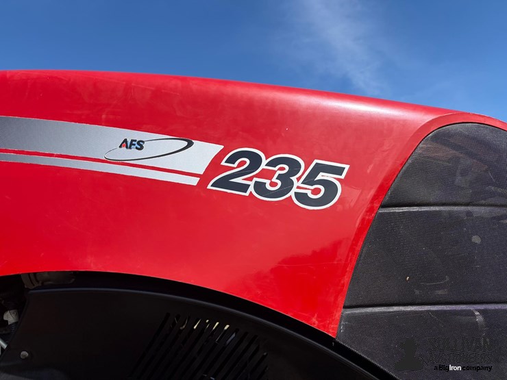 2011-case-ih-afs-magnum-235-mfwd-tractor-image-18