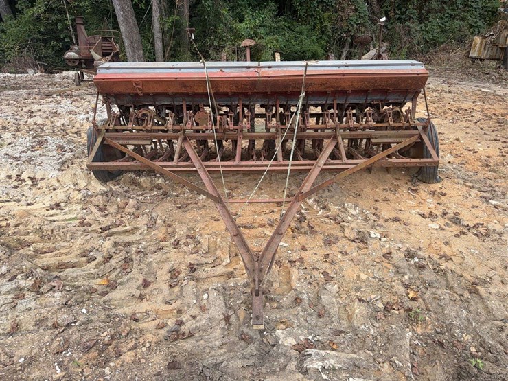 international-10’-grain-drill-image-6