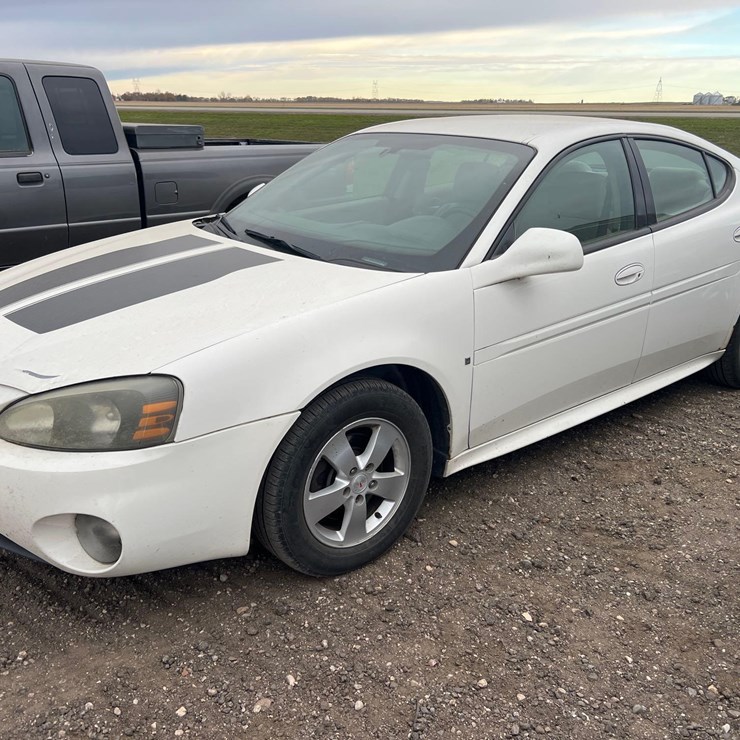 2008 Pontiac Grand Prix Sedan
