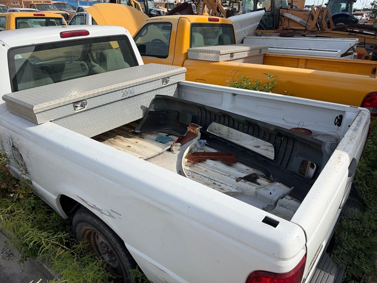 #70-•-ford-ranger-regular-cab-pickup-truck-with-bed-toolbox-image-3