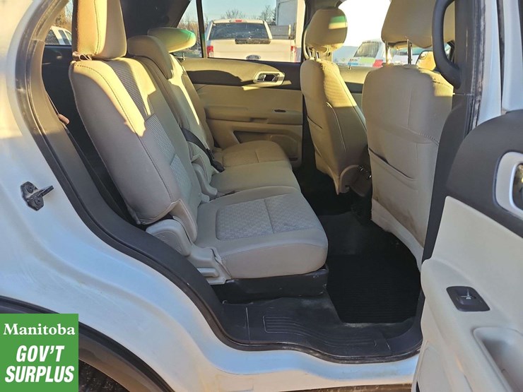 2013-ford-explorer-image-18