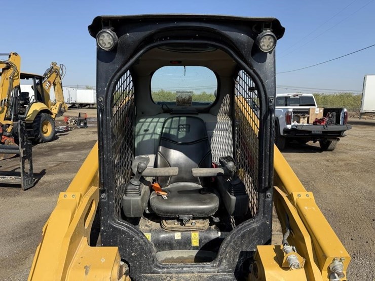 2022-caterpillar-279d3-image-7