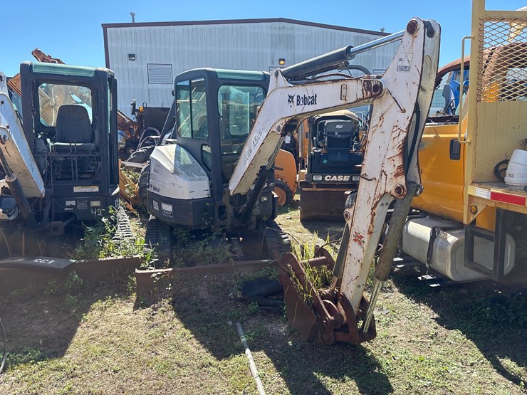 #43-•-2010-bobcat-mini-excavator-image-1