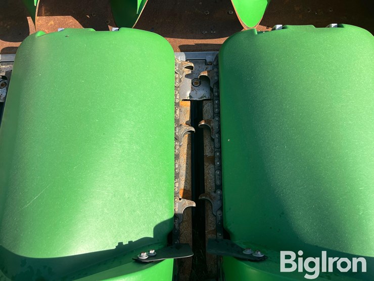 2015-john-deere-608c-corn-head-w/ez-trail-header-trailer-image-11