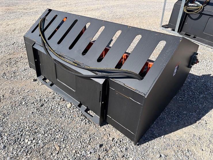72”-hydraulic-rock-picker-attachment-image-4