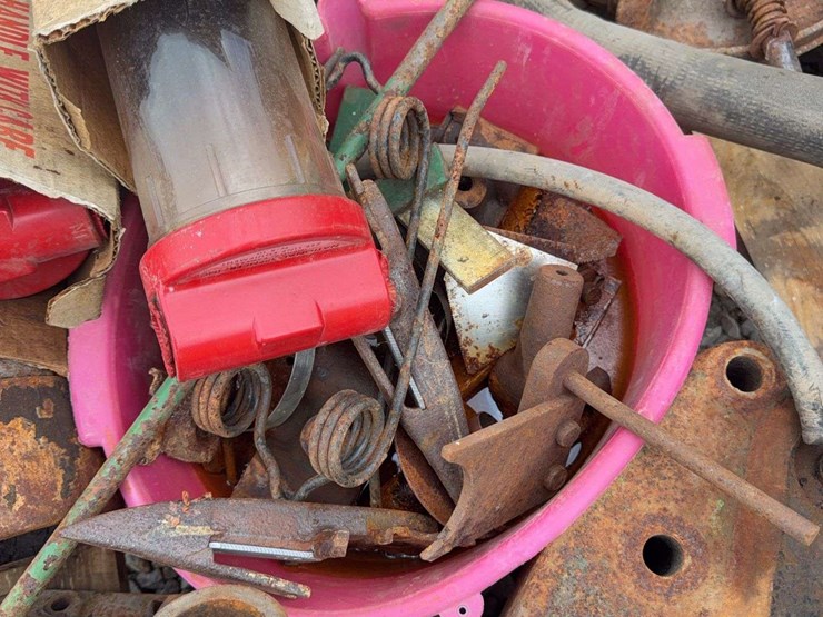 pallet-of-miscellaneous-parts.-image-14