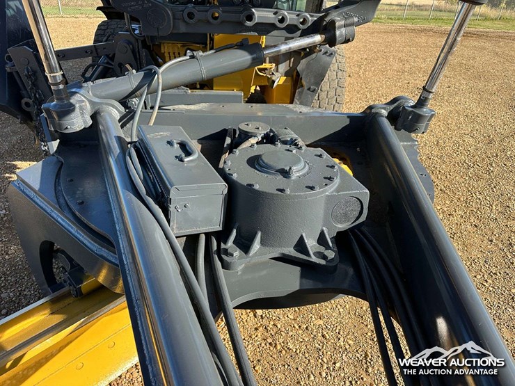 2011-john-deere-772g-awd-motor-grader-image-15