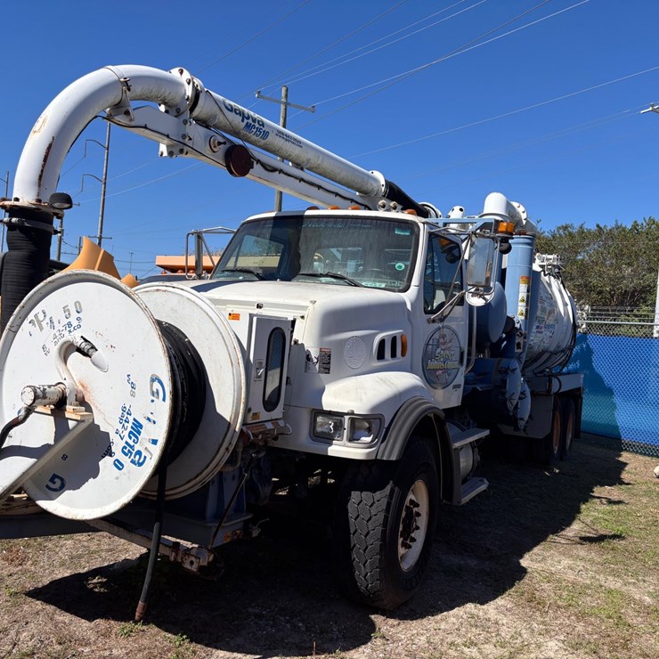 #38 • 2005 Sterling GapVax MC1510 Vacuum Truck
