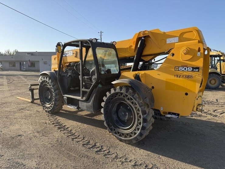 2018-jcb-509-42-telescopic-reachlift-image-4