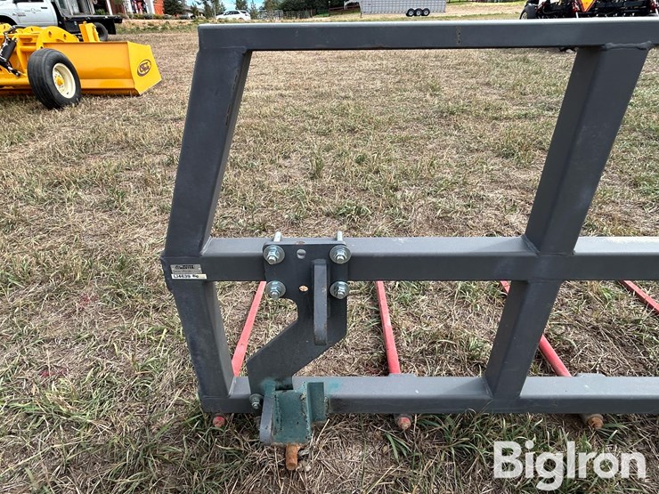 weiss-master-quick-hitch-4-prong-square-bale-spear-attachment-image-9