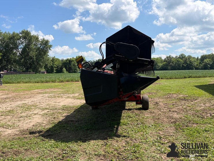 case-ih-1020-30'-grain-platform-w/unverferth-ht25-head-cart-image-4