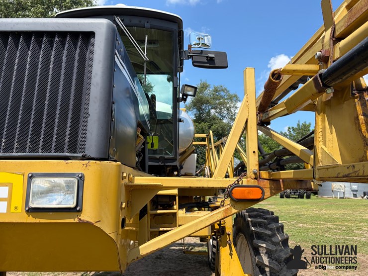 ag-chem-rogator-554-self-propelled-sprayer-image-15