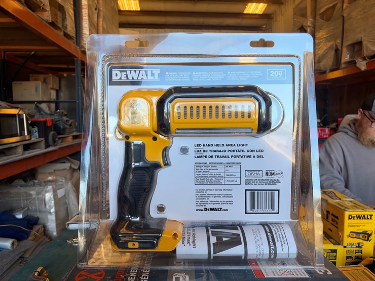 #20-•-dewalt-led-handheld-area-light-image-2