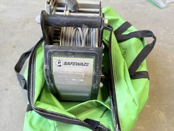 safwewaze-65'x1/4"-personel-winch-&-bag-image-2