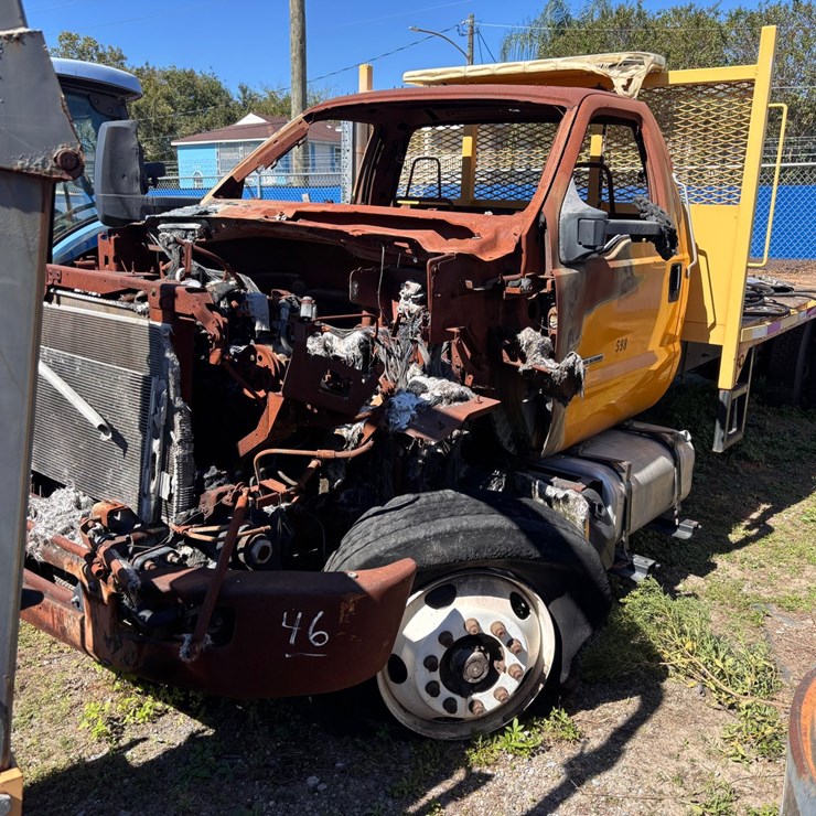 #46 • Ford 550 Flatbed Cab-Chassis Truck with Headache Rack