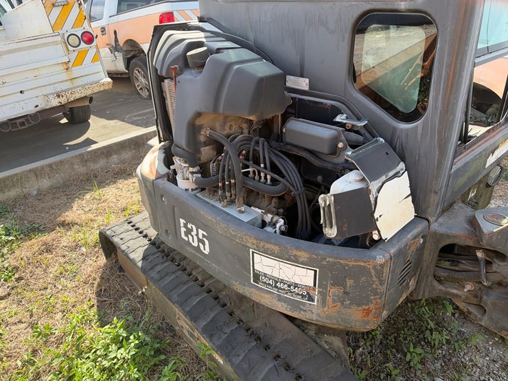 #89-•-2010-bobcat-mini-excavator-image-4
