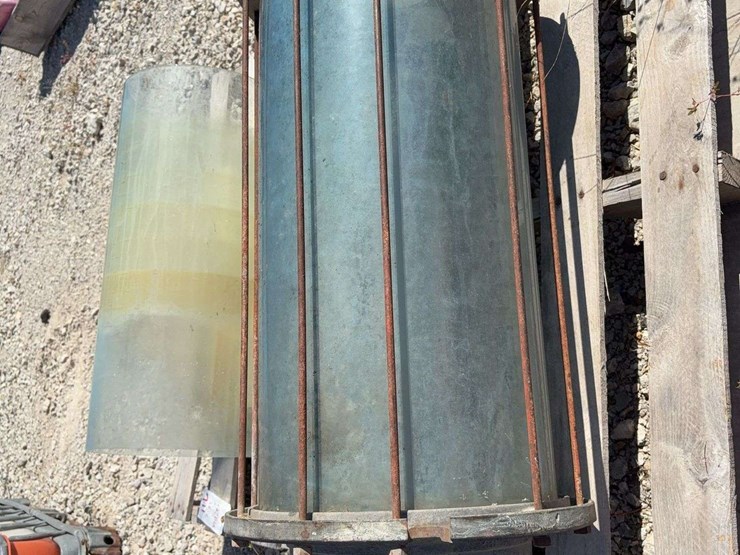 visible-pump-top-with-cylinder-image-4
