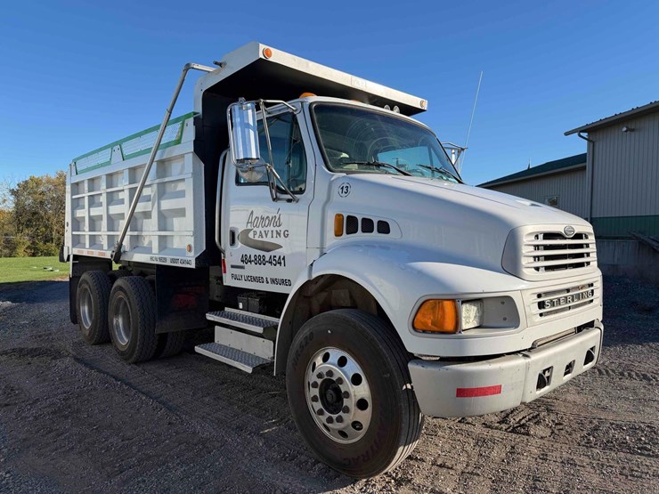 2006-sterling-acterra-tandem-axle-dump-image-3