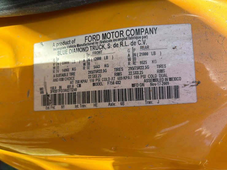 #19-•-ford-f-750-super-duty-single-axle-dump-truck-image-12