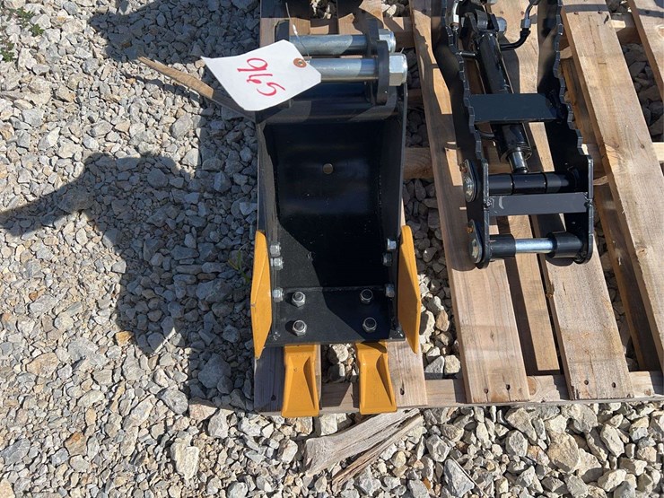 mini-excavator-bucket-with-teeth-image-2