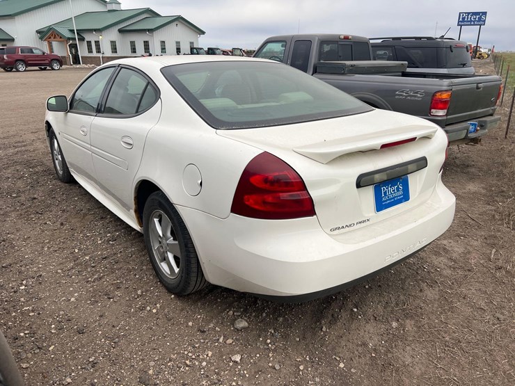 2008-pontiac-grand-prix-sedan-image-5