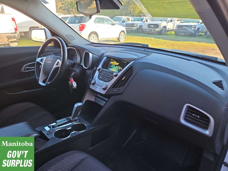 2015-chevrolet-equinox-image-32