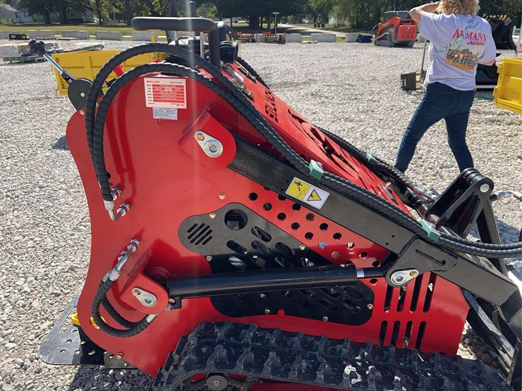 sdlanch-sdll60-skid-steer-loader-image-10