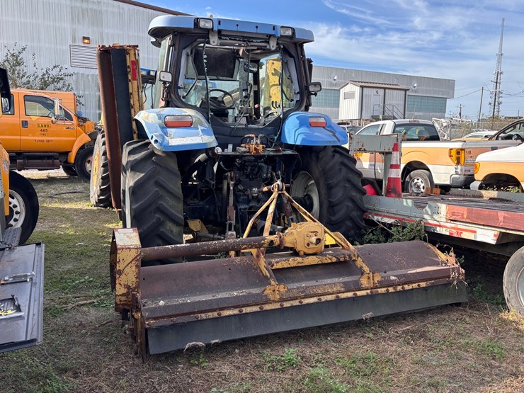 #47-•-new-holland-tractor-with-tiger-flail-mower-attachments-image-4