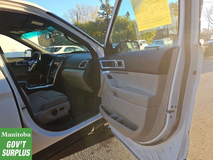 2013-ford-explorer-image-19