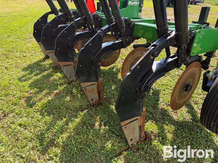 unverferth-zone-builder-132-subsoiler-image-18