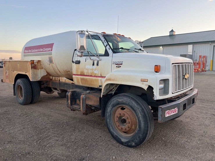 1991-chevrolet-kodiak-fuel-truck-image-3