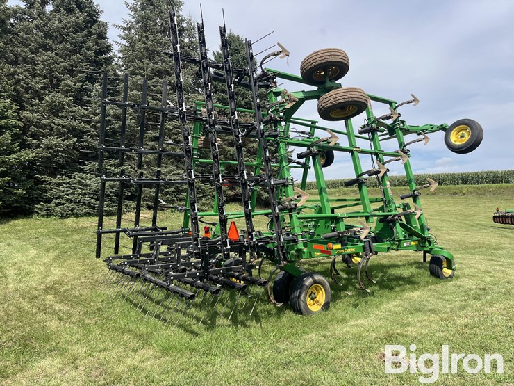 2011-john-deere-2210-31'5"-field-cultivator-image-5