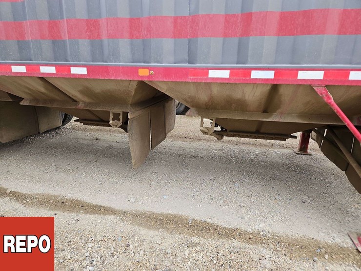 2024-doepker-grain-super-b-bulk-trailer-image-28