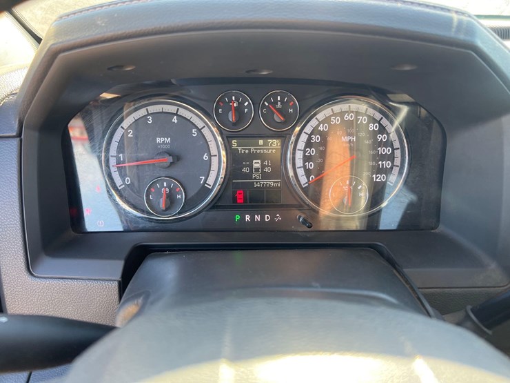 2012-dodge-ram-1500-laramie-pickup-image-18