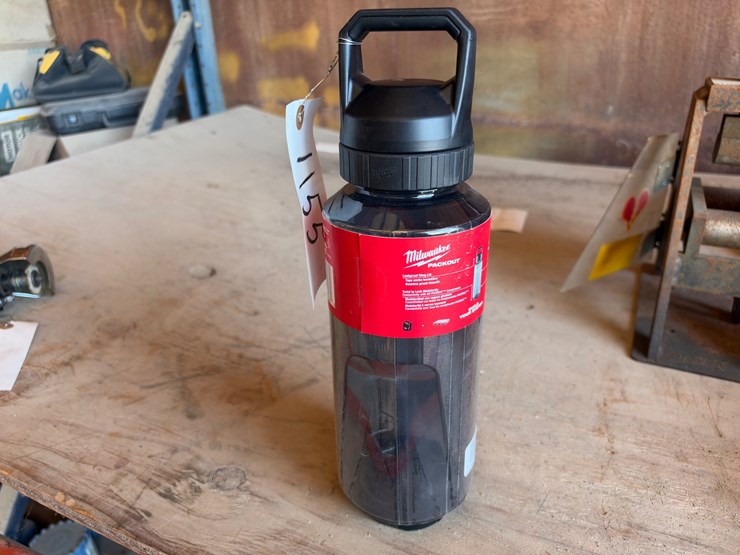 #1155-•-milwaukee-packout-48oz-bottle-image-2