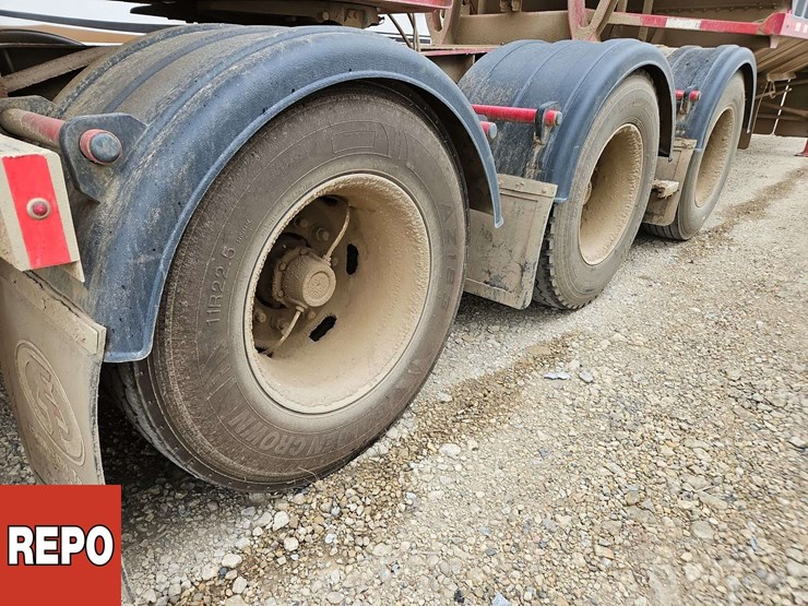 2024-doepker-grain-super-b-bulk-trailer-image-25