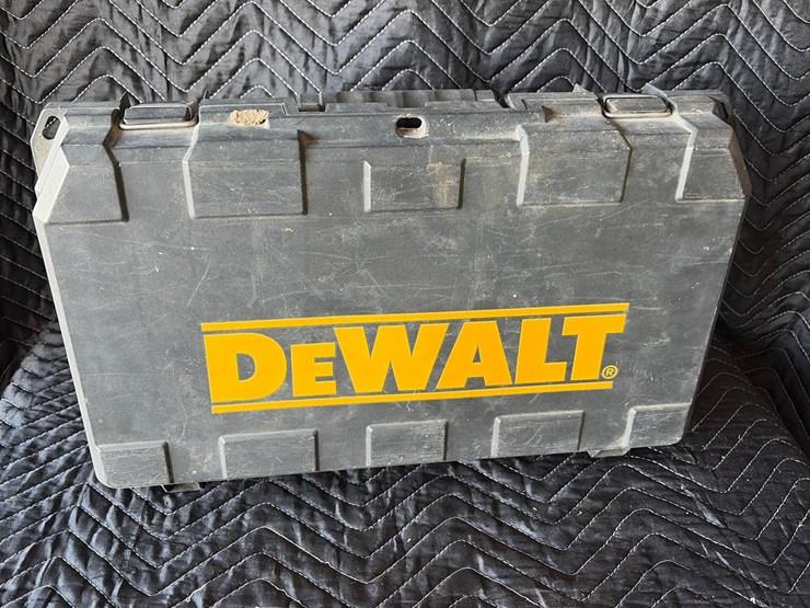#68-•-dewalt-half-inch-heavy-duty-electric-drill-with-box-image-5