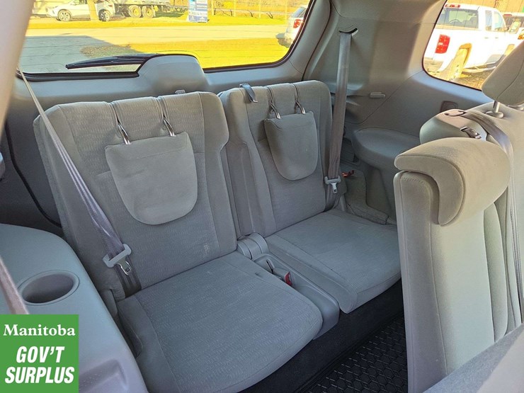 2013-toyota-highlander-hybrid-image-30
