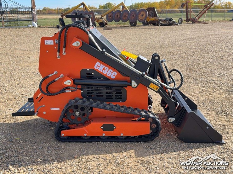 2026-captok-skid-steer-loader-image-17
