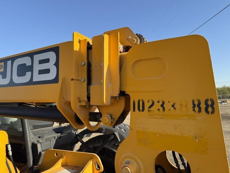 2018-jcb-509-42-telescopic-reachlift-image-24