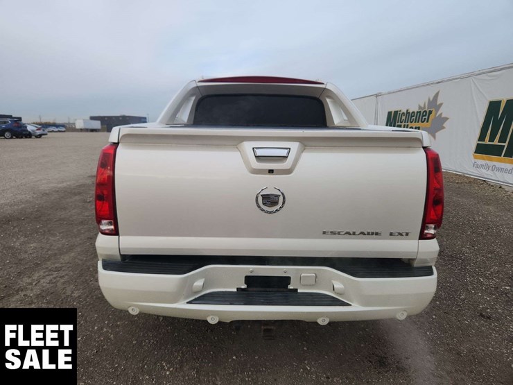 2007-cadillac-escalade-ext-awd-4dr-crew-cab-5.8-ft-box-image-6