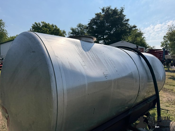1,050-gal-stainless-steel-t/a-nurse-tank-image-14