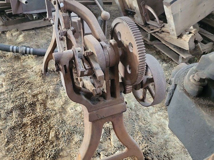 milford-band-saw-image-3