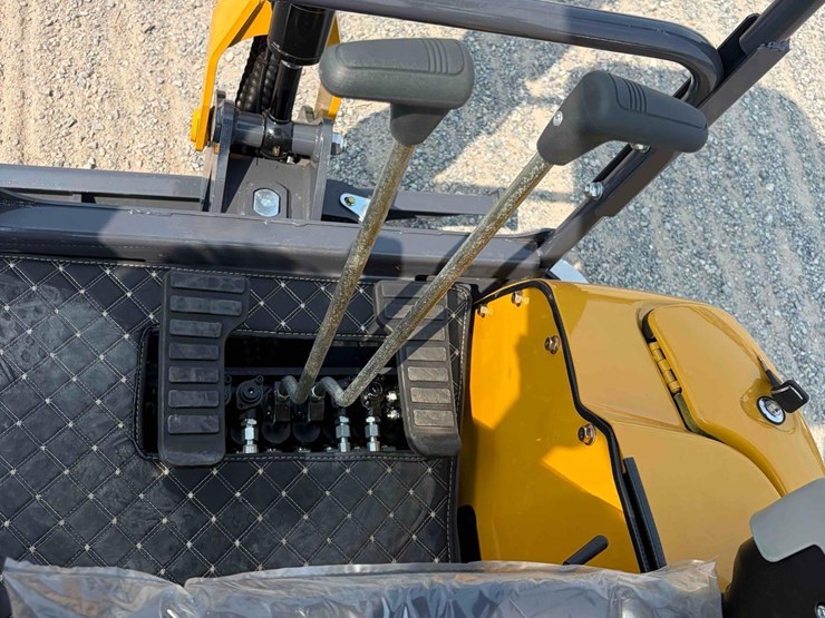 unused-me20-mini-excavator-image-15