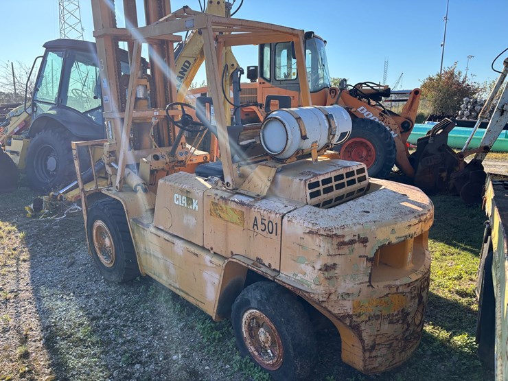 #3-•-clark-c500-ys100-lp-propane-industrial-forklift-image-4