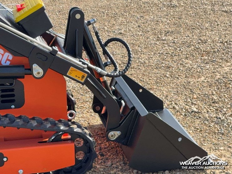 2026-captok-skid-steer-loader-image-19