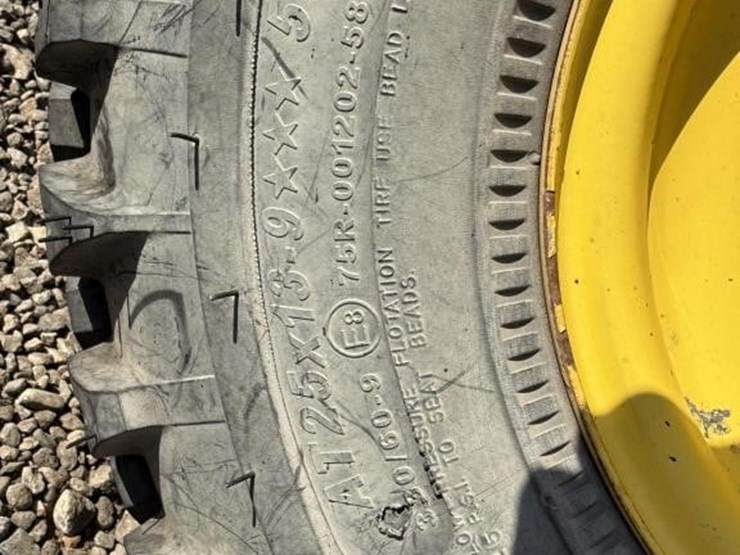 john-deere-gator-image-14