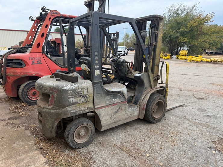 nissan-60-5,200-cap.-forklift-image-4