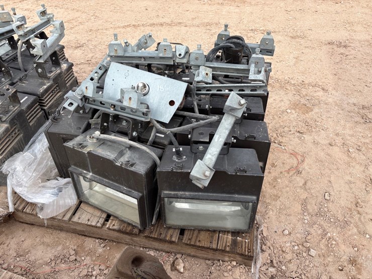 pallet-of-(12)-floodlights-image-2